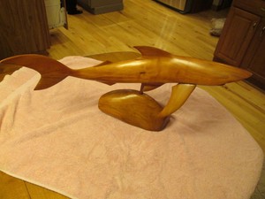 VINTAGE-SIGNED-27-034-PITCAIRN-ISLAND-HAND-CARVED-SHARK-RANDY-CHRISTIAN-WITH-STAND