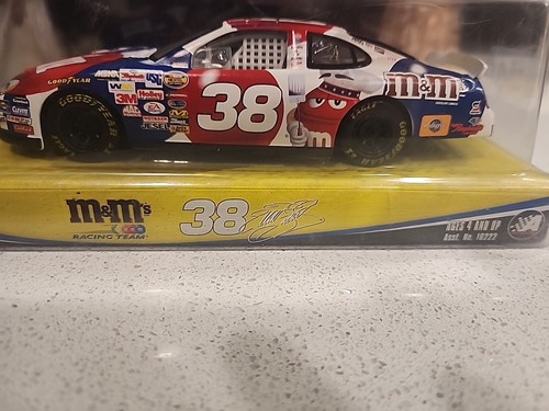 Winners Circle 2004 8" Diecast Car Elliot Sadler M&M's #38 NASCAR Red White Blue - Picture 2 of 8
