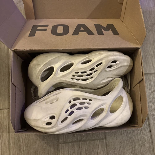Taglia 10 Yeezy Foam RNNR Sabbia