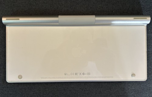 Apple Magic A1314 Bluetooth Wireless Aluminum Keyboard Silver Tested Working - Picture 3 of 3