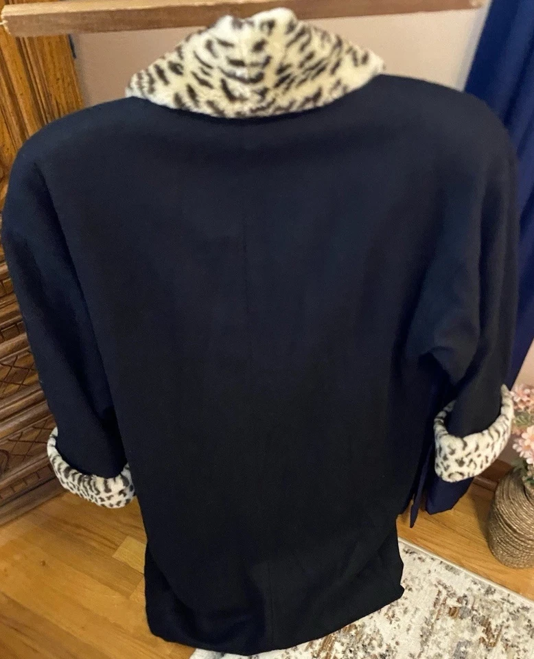 Abrigo largo de lana negro elegante y atrevido de colección con ribete de guepardo de piel sintética talla XL USADO EN EXCELENTE ESTADO Foto 3 de 4