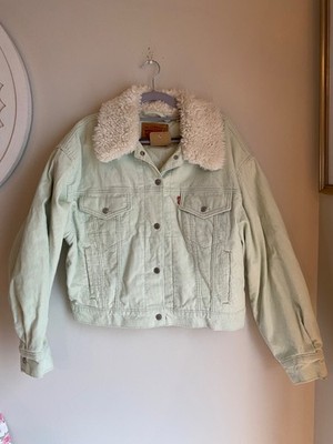 Levi s Corduroy With Sherpa Collar Trucker Jacket  Size Medium Mint Color NWT
