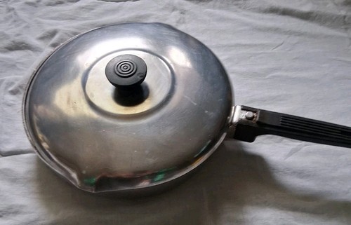 Vintage Magnalite GHC 9 3/4" Dual Spout Skillet Pan USA With Lid - Picture 2 of 10
