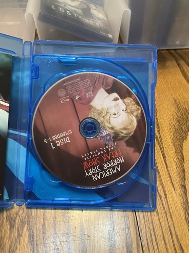 American Horror Story-Freak Show: the Complete Fourth Season (Blu-ray, 2014) - Bild 3 von 4