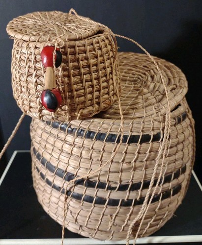 Zwei Vintage Sweetgrass geflochtene Hängekörbe mit Deckel mittel & klein sehr schön! - Bild 1 von 24