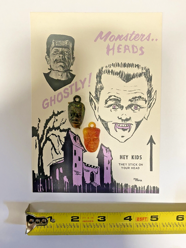 1960's card of MONSTER HEADS CHARMS gumball machine display card - Picture 3 of 3