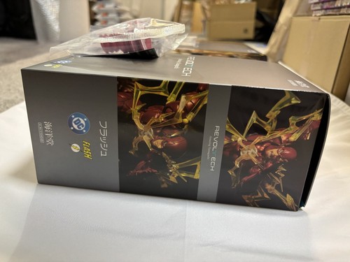 Set of 2 Revoltech Amazing Yamaguchi Reverse-Flash, Flash Kaiyodo Figure, bonus - Picture 4 of 18