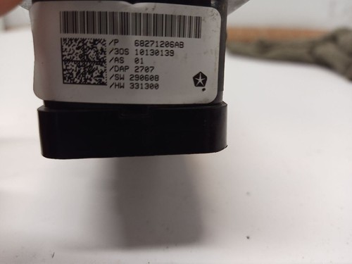 Front Driver's Master Door/Window Switch from 2018 Jeep Cherokee 10797561 - Picture 4 of 12