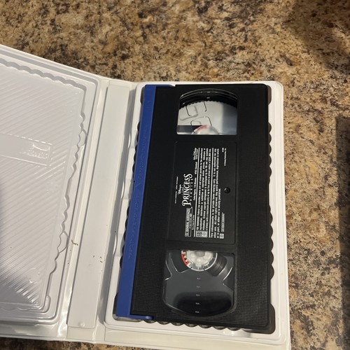 The Princess Diaries (VHS, 2003) Walt Disney  Anne Hathaway,Julie Andrews  - Picture 3 of 4