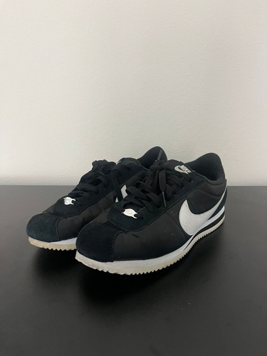 Nike Classic Cortez Schuhe Größe 10,5 schwarz weiß 819720-011 Retro Turnschuhe OG