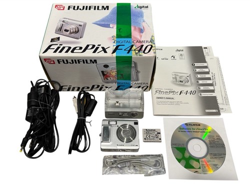 Fujifilm Finepix F440 Digitale Kompaktkamera Vintage 4.1MP mit Akku & Ladegerät✅