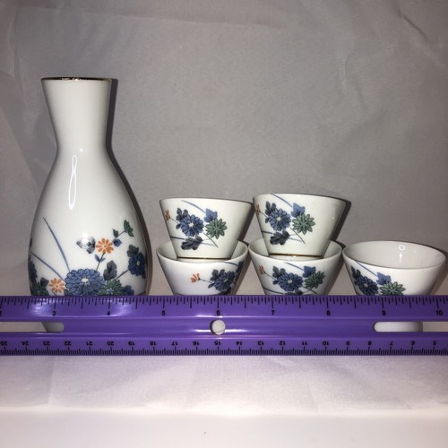 Antique Japanese Porcelain Sake Set Tea pot 6pc Blue White Marked - Picture 4 of 7