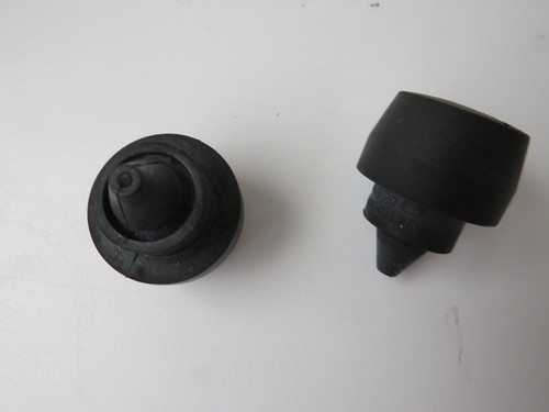 Mercedes  SLK R 170 Mopf 2x Anschlag Kofferraum Puffer Links Rechts 1709870140 - Bild 1 von 1