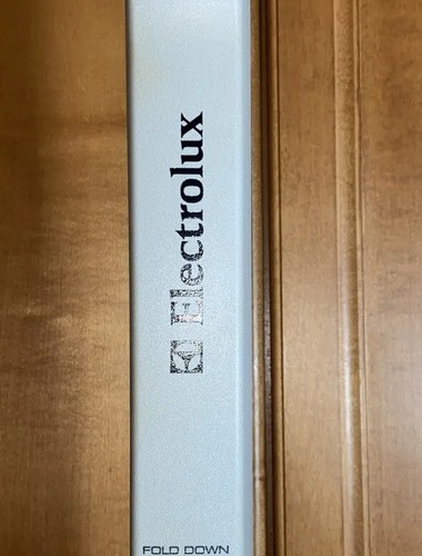 ELECTROLUX INTENSITY EL5020 FOLD AWAY UPRIGHT VACUUM. "READ" - Picture 9 of 19
