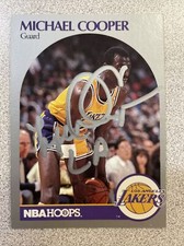 1990 NBA Hoops Michael Cooper Autographed Card #153 Los Angeles Lakers A-186