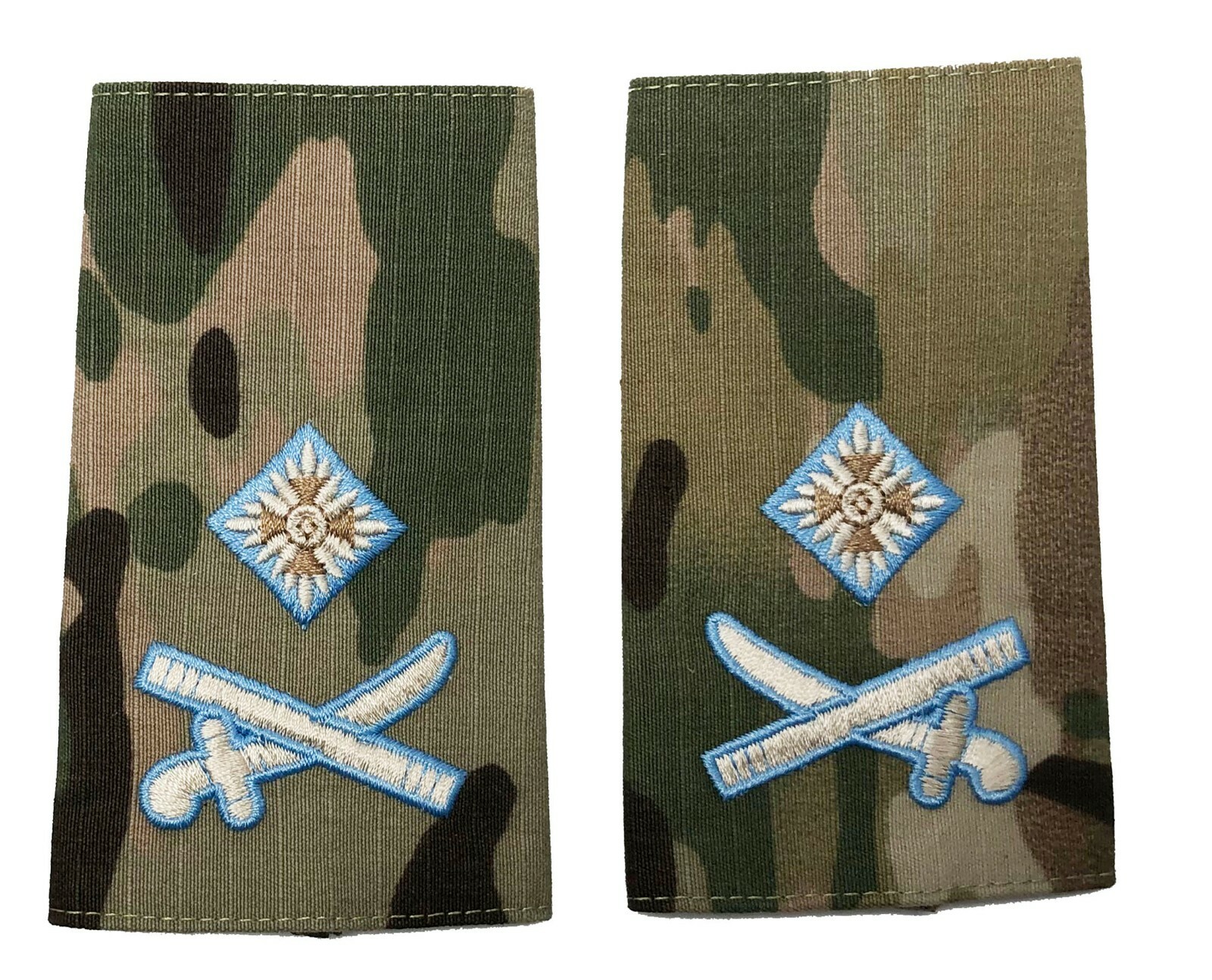 Pair Of Parachute Regiment Officers On Multicam / MTP Rank Slides ( Para Badge