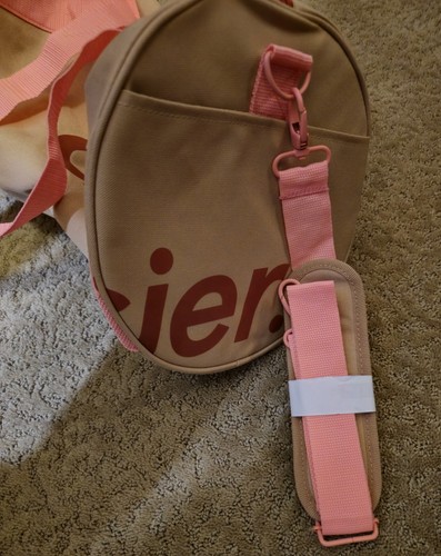 Bolsa de Lona Brillante: Gimnasio, Deportiva, Bolsa Larga de Fin de Semana - Color: Rosa del Desierto *EN MANO - Imagen 21 de 21