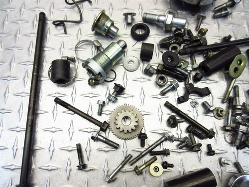 1999 99-07 Honda VT 1100 VT1100 Shadow Spirit Horn Misc Nuts Screws Bolts - Foto 3 di 12