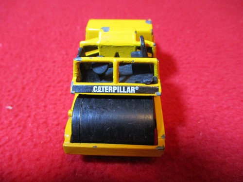 1997 Matchbox Caterpillar Road Roller Die Cast 3" Long Yellow - Picture 5 of 6