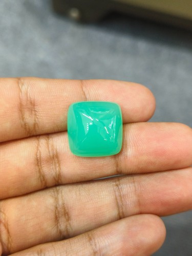 A VERY GORGEOUS AND ATTRACTIVE GREEN CHRYSOPRASE 19.98 cts CUSHION SHAPE - Picture 2 of 6