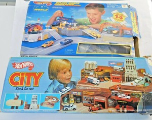 hot wheels deluxe world train set