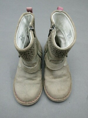 Stride Rite 7.5M Girls Gray/Silver Side Zip Alice Medallion Collection Boots 1C