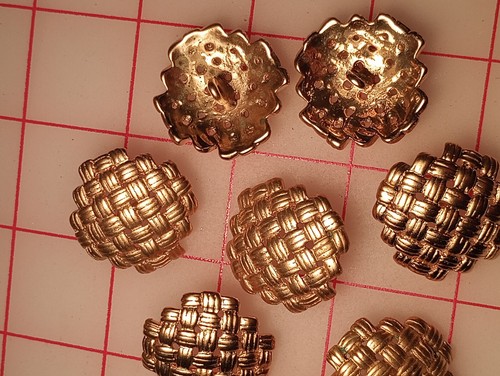 10 Beautiful Metal Shank Buttons Square Woven Design Gold 1-1/8" 29 x 28mm #2380 - Picture 3 of 4