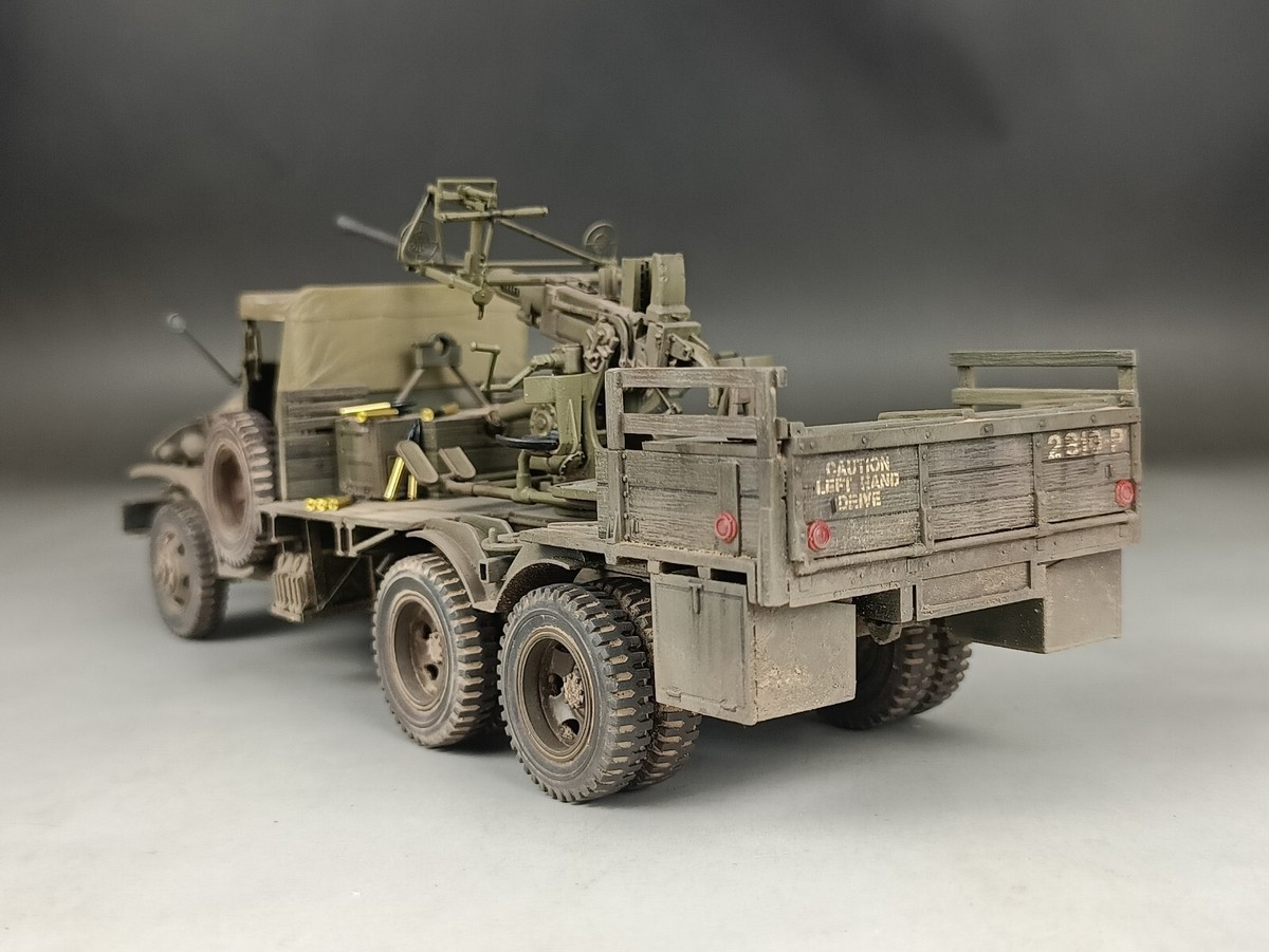 希少 ホビーボス 1/35 GMC トラック ボーフォス40mm機関砲装備型 Amazon.com: Hobby Boss GMC Bofors 40mm Gun Vehicle Model
