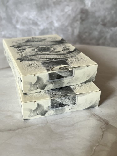 LOT OF 2 THE US PLAYING CARD CO ELLUSIONIST ARCANE DECKS, UV500 AIR FLOW, OPENED - Picture 3 of 6