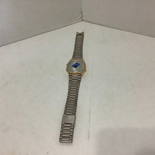 Vintage Lorus Alarm Digital Chronograph LCD Watch Y799-4310 Gold Tone Japan - Picture 3 of 6