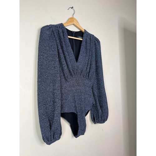 Neu mit Etikett Patbo Lurex tief ausgeschnittener Langarm-Body in Silver Galaxy  - Bild 5 von 11