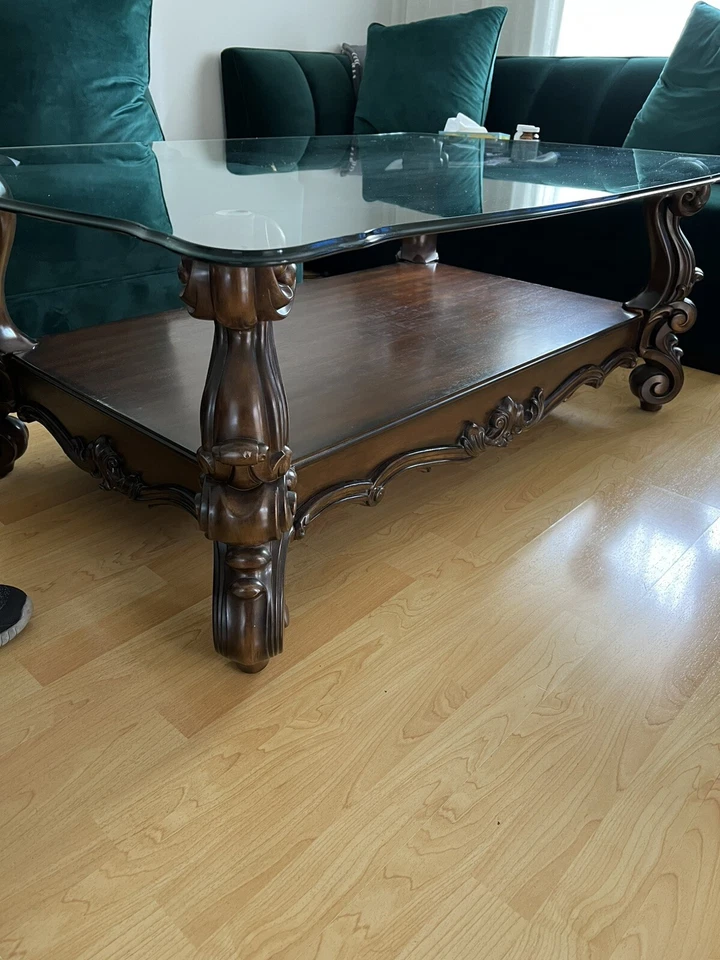 Mesa de centro tampo de vidro com base barroca esculpida em madeira ornamentada - Imagem 3 de 4