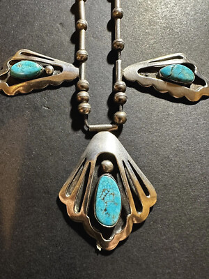 Stunning Vintage Native American Navajo Turquoise Sterling Silver Shadowbox Necklace Stunning Vintage Native American Navajo Turquoise Sterling Silver Shadowbox Necklace