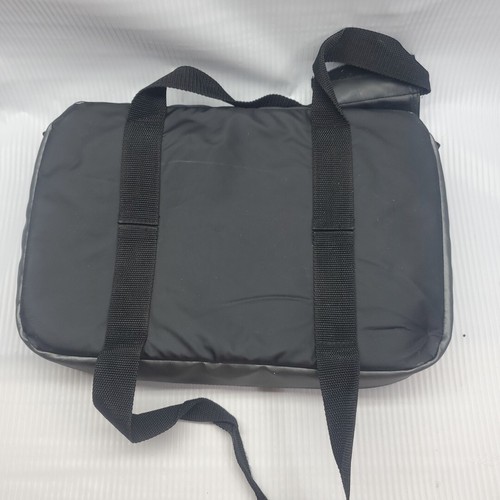 Pyrex Portables Travel Bag w/3 QT Clear Glass 9" X 13" x 2" Casserole Dish w/LID - Picture 9 of 12