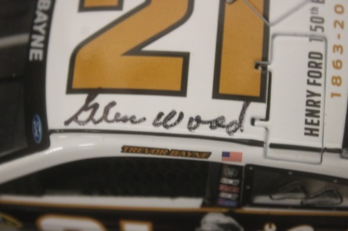 2013 Trevor Bayne Motorcraft Ford HOF 1/24 Action NASCAR Diecast Autographed - Picture 3 of 4