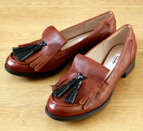 Clarks Narrative Ladies Slip on Tassle Brown Leather Loafer Shoes UK 6.5D - Picture 2 of 12