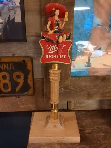 Vintage Rare Miller Highlife Girl on the moon Bar Tap with display