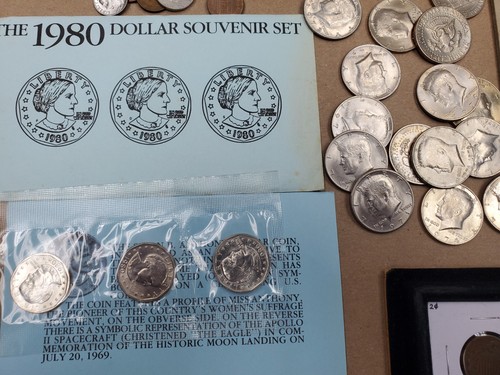 Estate Sale HUGE Auction Lot - U.S. & Foreign Coins + Currency + Proofs + Silver - Picture 7 of 24