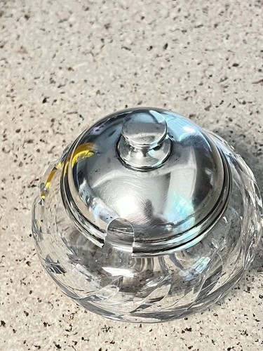Vintage Zuckerdose aus geschliffenem Glas mit Deckel und Löffel aus Sterlingsilber - Bild 1 von 3