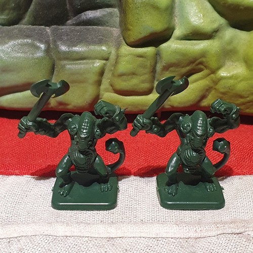 HeroQuest Warhammer Fantasy Rollenspiel FIMIR x 2 Miniaturen Restposten Konvolut