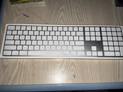 Apple Magic Keyboard 2 A1843 with Magic Mouse 2 -A1657 - White - Picture 2 of 7