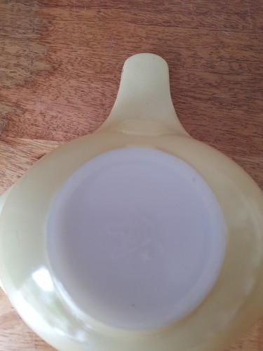 Vintage Pyrex Snowflake Pattern Handled Dish - Picture 5 of 9
