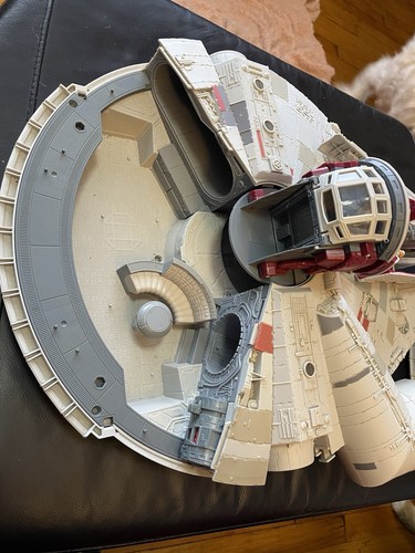 Star Wars: Force Awakens 2015 Millennium Falcon - Picture 10 of 10