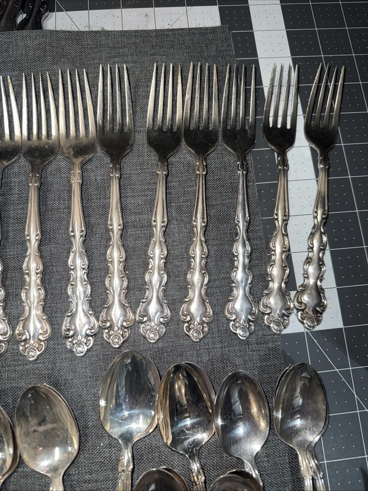 Juego de 75 cubiertos Oneida Community Beethoven cubiertos cuchillo tenedor cuchara servidor Foto 4 de 4