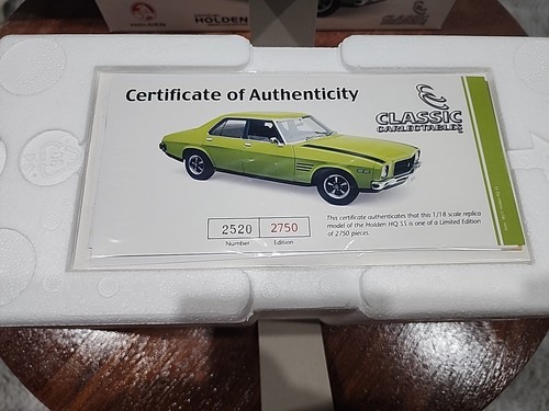 1:18 Holden HQ SS Lettuce Alone With Black Stripes - Imagen 8 de 17