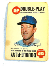 1968 TOPPS CLAUDE OSTEEN VG-VgEx #12 in a series of 33