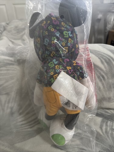Mickey Mouse 2025 Plüsch - Kleine 13 Neu - Bild 6 von 6