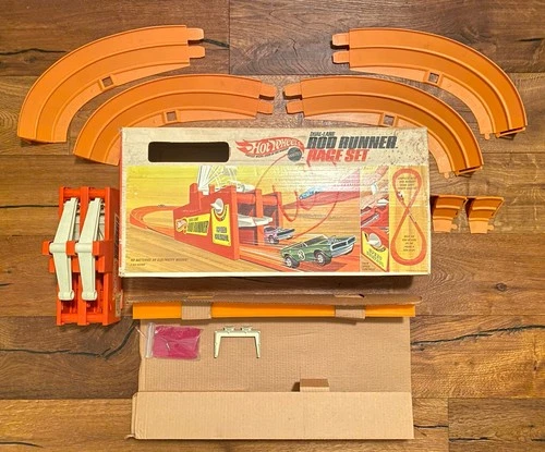 Vintage 1969 Hot Wheels Dual-Lane Rod Runner Race Set With Insert • READ