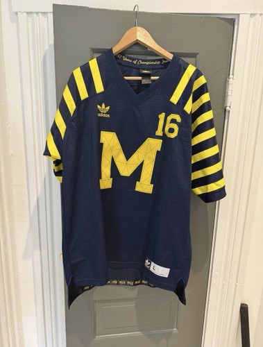 Michigan Wolverines Under the Lights Jersey Football Large - Picture 2 of 5