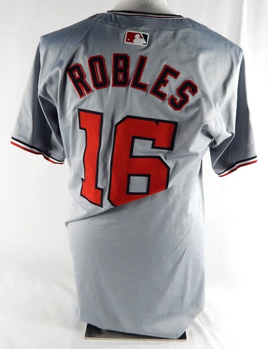 Camiseta deportiva gris usada Pos emitida por el juego Victor Robles #16 de los Washington Nationals 2024 1 - Imagen 2 de 7